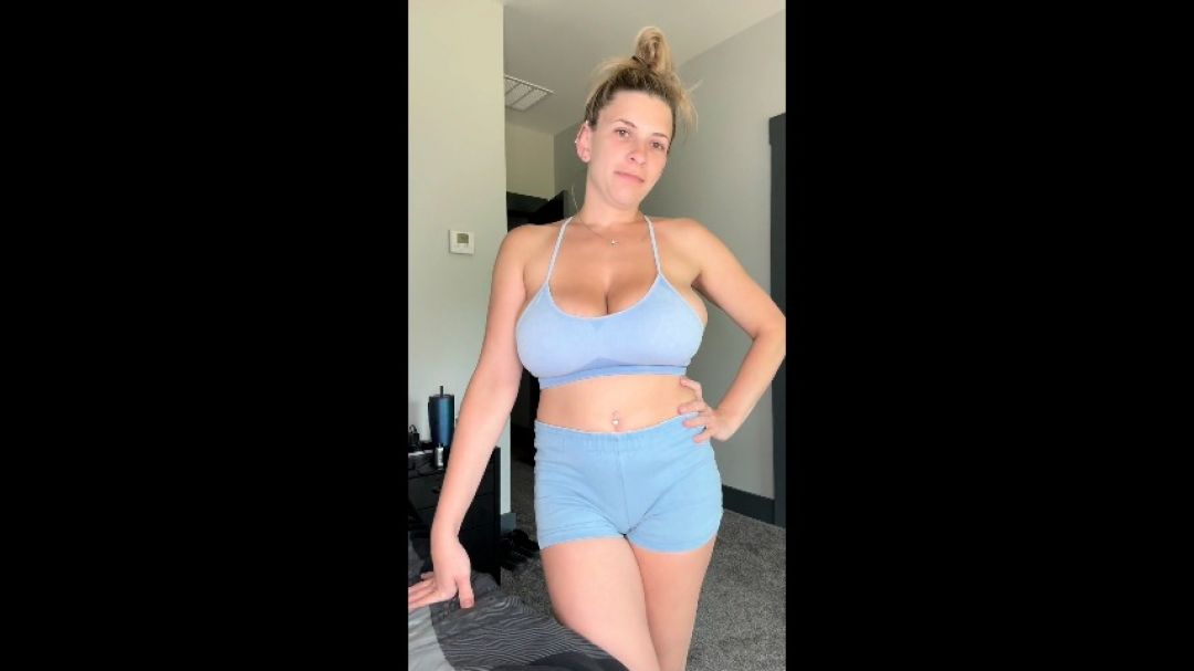 callme_k_melons:I sucks you off to make you feel better