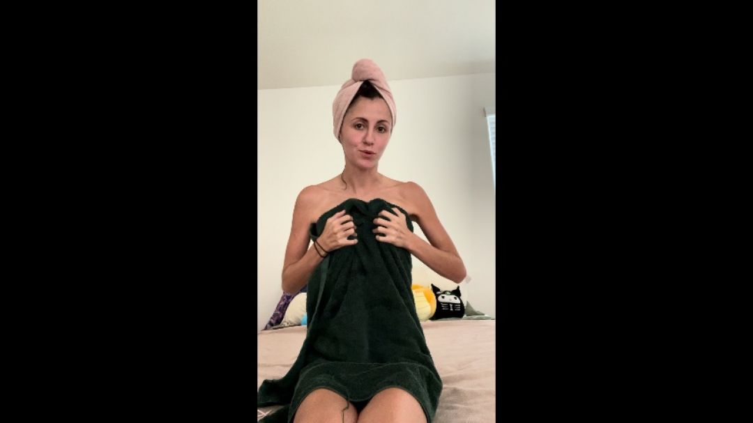 lillaylaxo:fucked myself so good i orgasmed twice