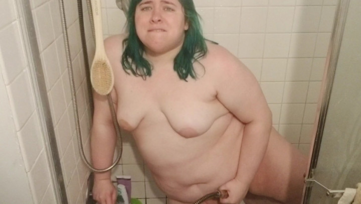 leaked Cumming For the First Time With a Showerhead thumbnail