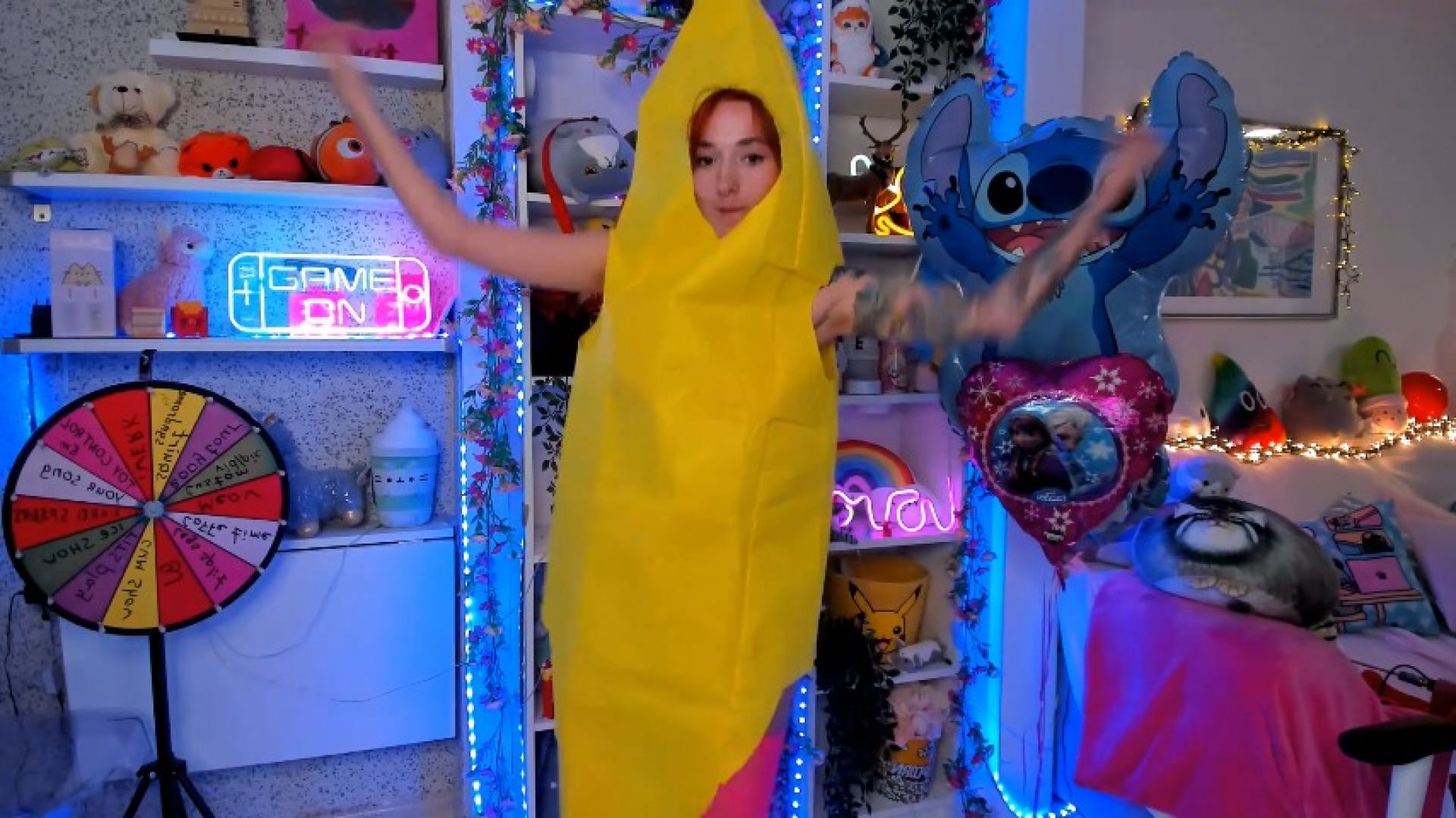 Anna_Prince:Banana Cosplay Funny Dancing