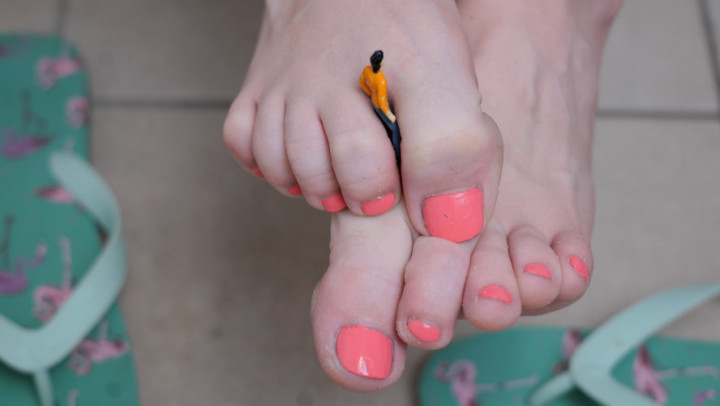 leaked Custom* Pink Toe Giantess plays With Foot Slave After Shower thumbnail