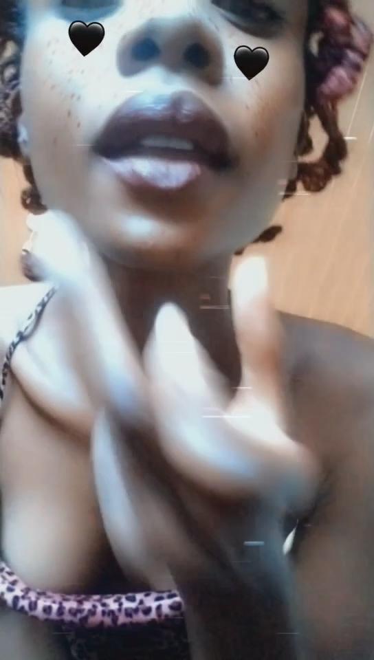 YourAfricanGoddess:Giantess getting ready on your face