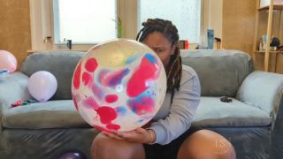 [291.57 MB] - Looners: Ebony Blows 12in Balloon to Pop - insatiablesoftie