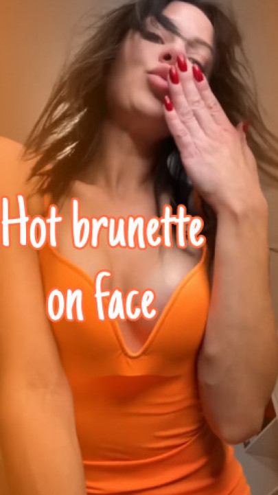 Goddess Rosalina:Hot brunette on face