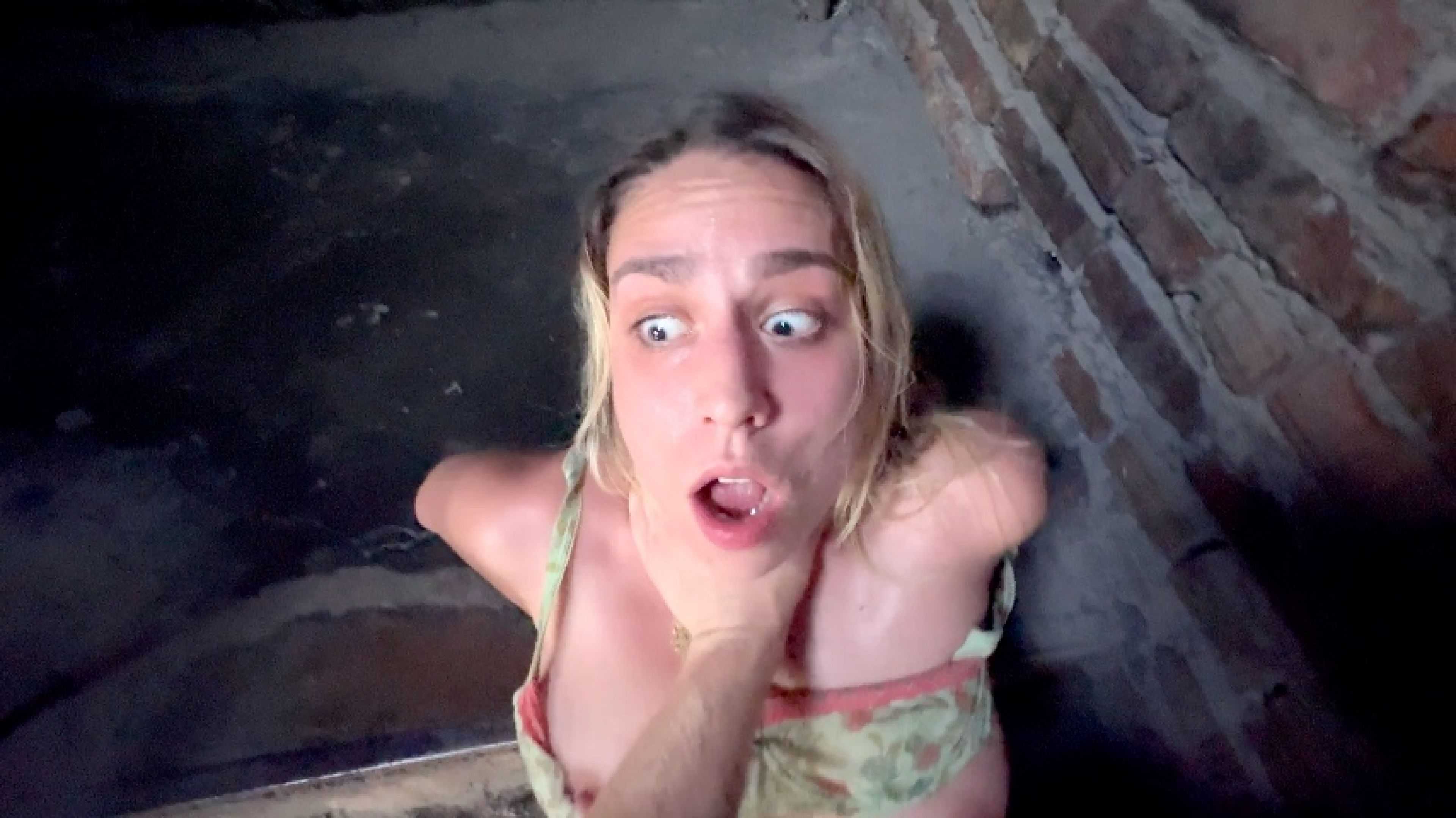 MichaelFrostPro:Hard Fuck On The Public Dormitory's Stair