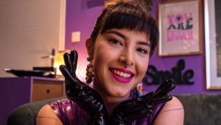 [101.62 MB] - 3min de latex en musique - Emmadominatric1