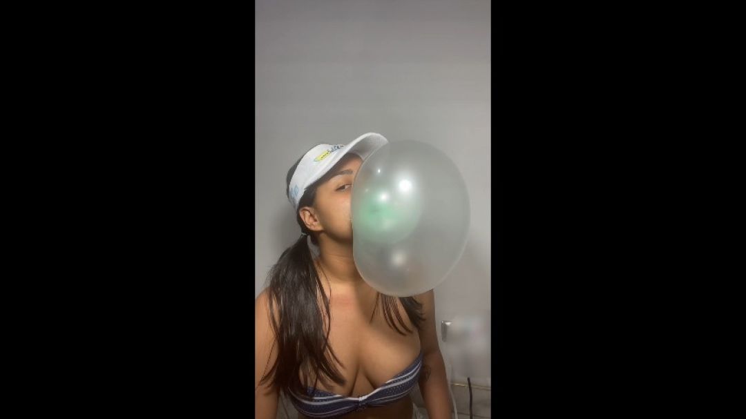 FETISHGEA:Very big bubbles and a bikini