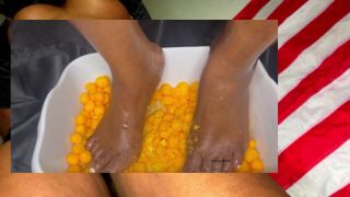 [131.02 MB] - ASMR EBONY FOOD FOOT FETISH PT 1 - SonyaBlaq
