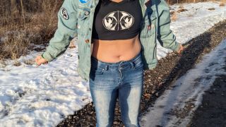 [590.87 MB] - Desperate Pants Wetting Outside - Betterinthedark