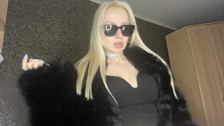 Princess_Julia:Worship my new black fur coat, loser