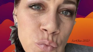 [159.27 MB] - Sexy MILF on all fours - Luv4JuneXXX