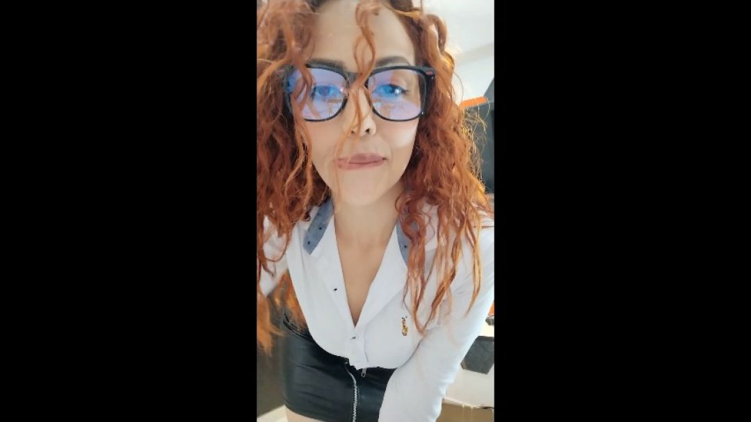 Isa Heaven:Estudiante es sorprendido tomando fotos de profesor