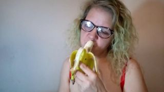 [132.19 MB] - A little flirt with a banana FSK 16 - CuteDebby