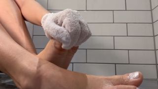 [172.02 MB] - Luigi's Gloves - Katty_Mia_Feet