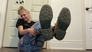 [236.17 MB] - Taking Off My Socks & Boots Then Showing - Kenzieblizzard