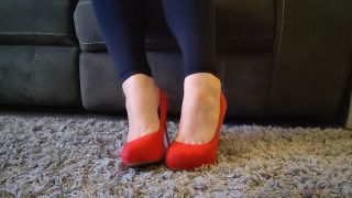 [320.23 MB] - He Cums all over my Red Heels Custom - KaytiesFeet