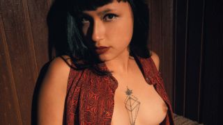 [736.82 MB] - Hippie Girl Shows It All - Young Fantasies