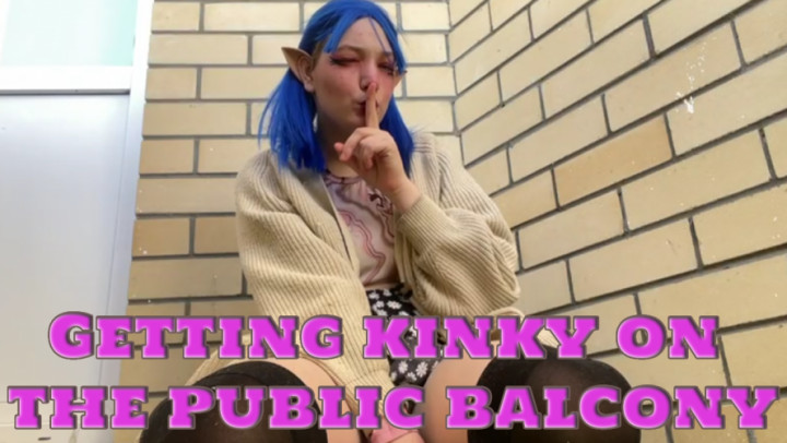leaked Playing with her wet pussy on the public balcony thumbnail