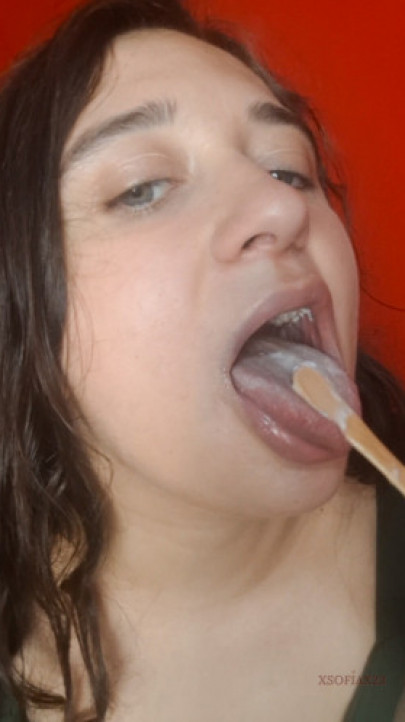 Sofia Nightshade:Eating a VERY CREAMY Ice Cream