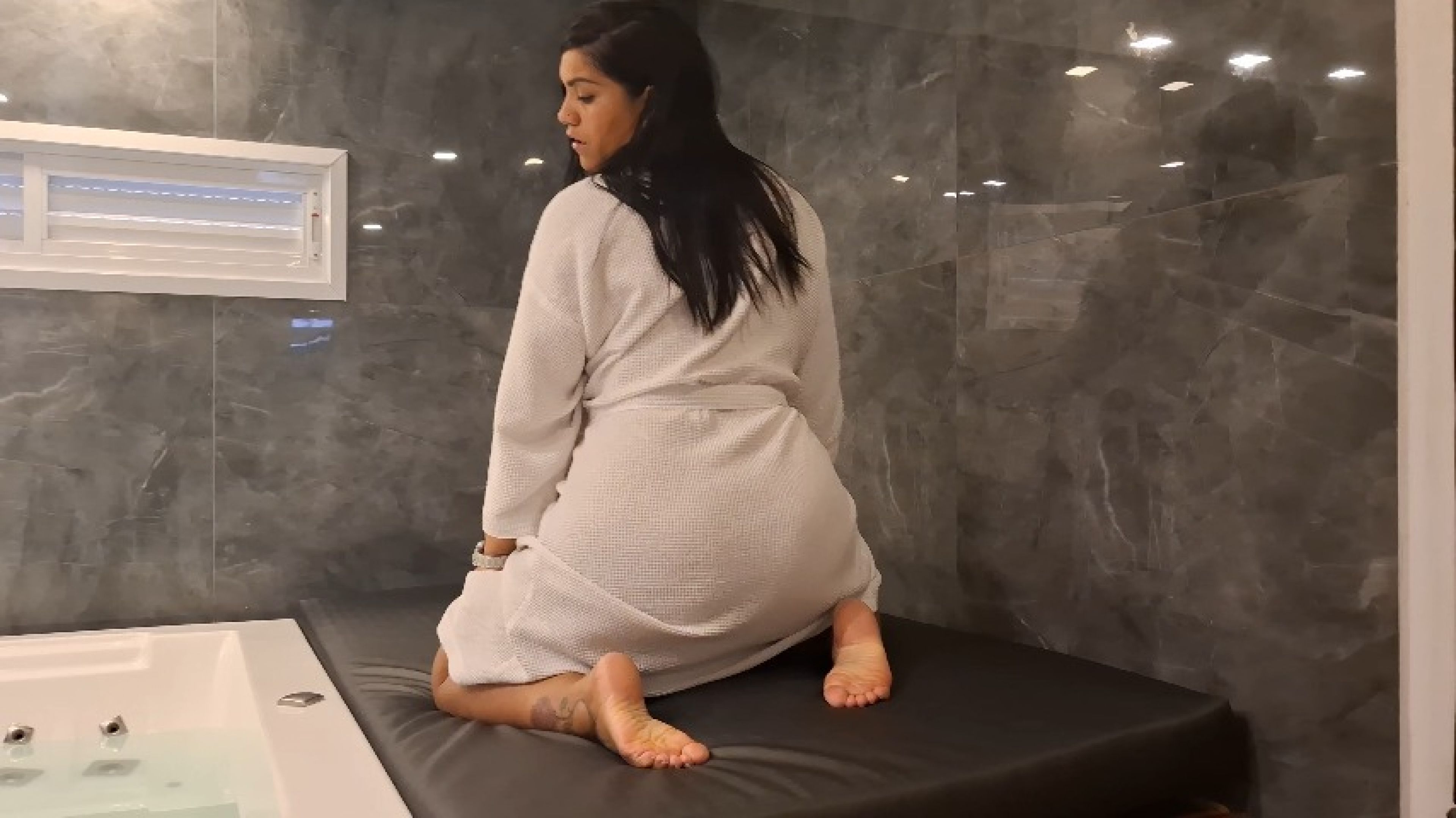 Lukas Zaad:The Little Whore in the Robe: My Cum-Soaked Orgasm