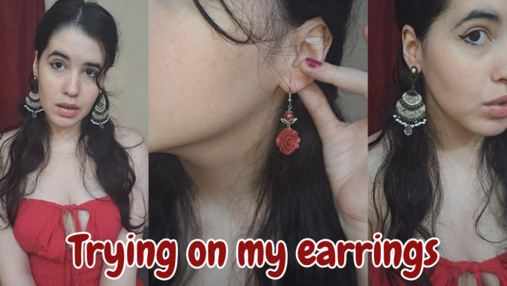 Lxttlegirl_666:Trying on my earrings