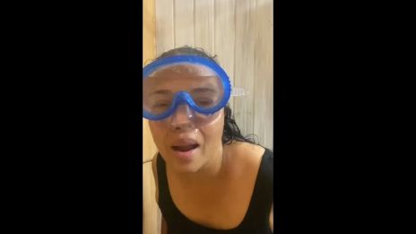 harryandkatty:LET'S GET OUR BUSEO MASK A LITTLE WET AND PLAY WITH THE WATE