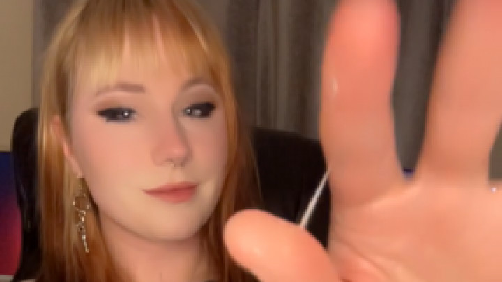 _succubus_98:transgender woman cumming on her black dress