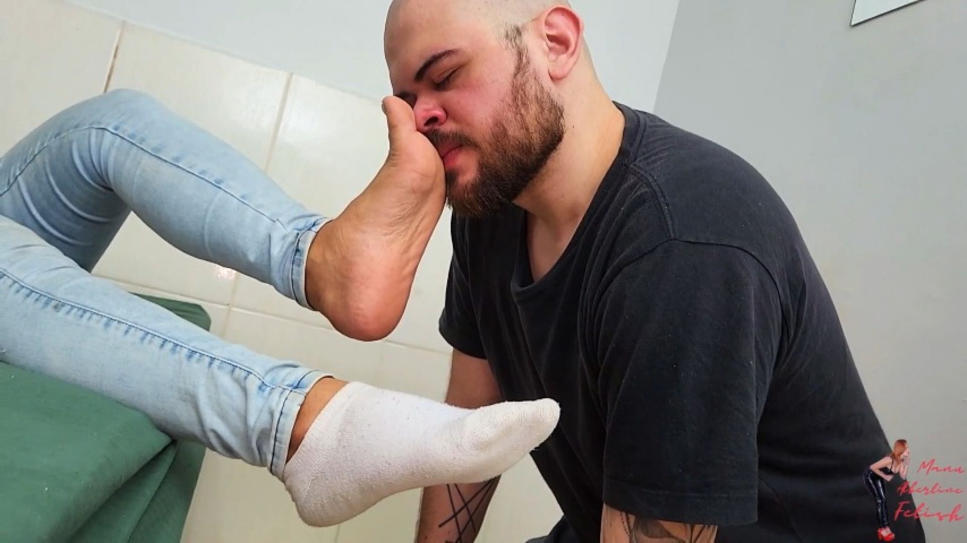 QueenManuAlbertine:Foot gagging, part 1, by PocaH and Slave