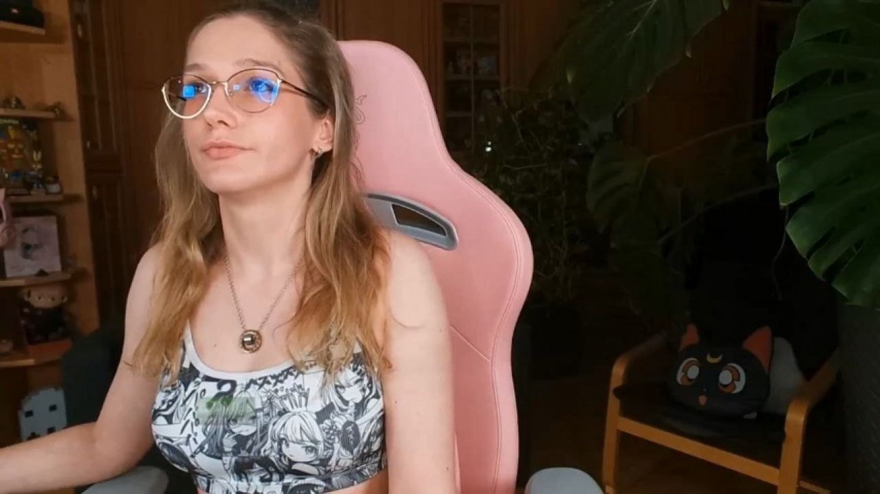 NicoleBunny Luna:Riding dildo