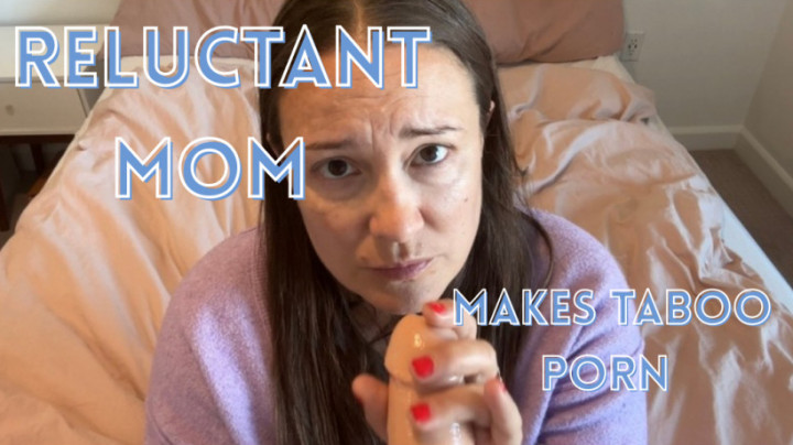 Chase Layne:Reluctant stepmom makes taboo porn