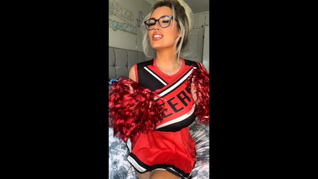 Islandoranges2022:cheerleader spanks ass, fingers, fucks pussy with ahegao 393