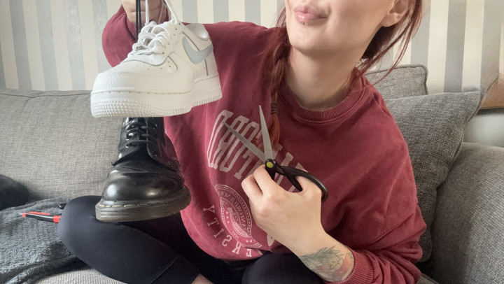 RubyLindenxxx:Custom destroying Nike AF1 and Dr Martens