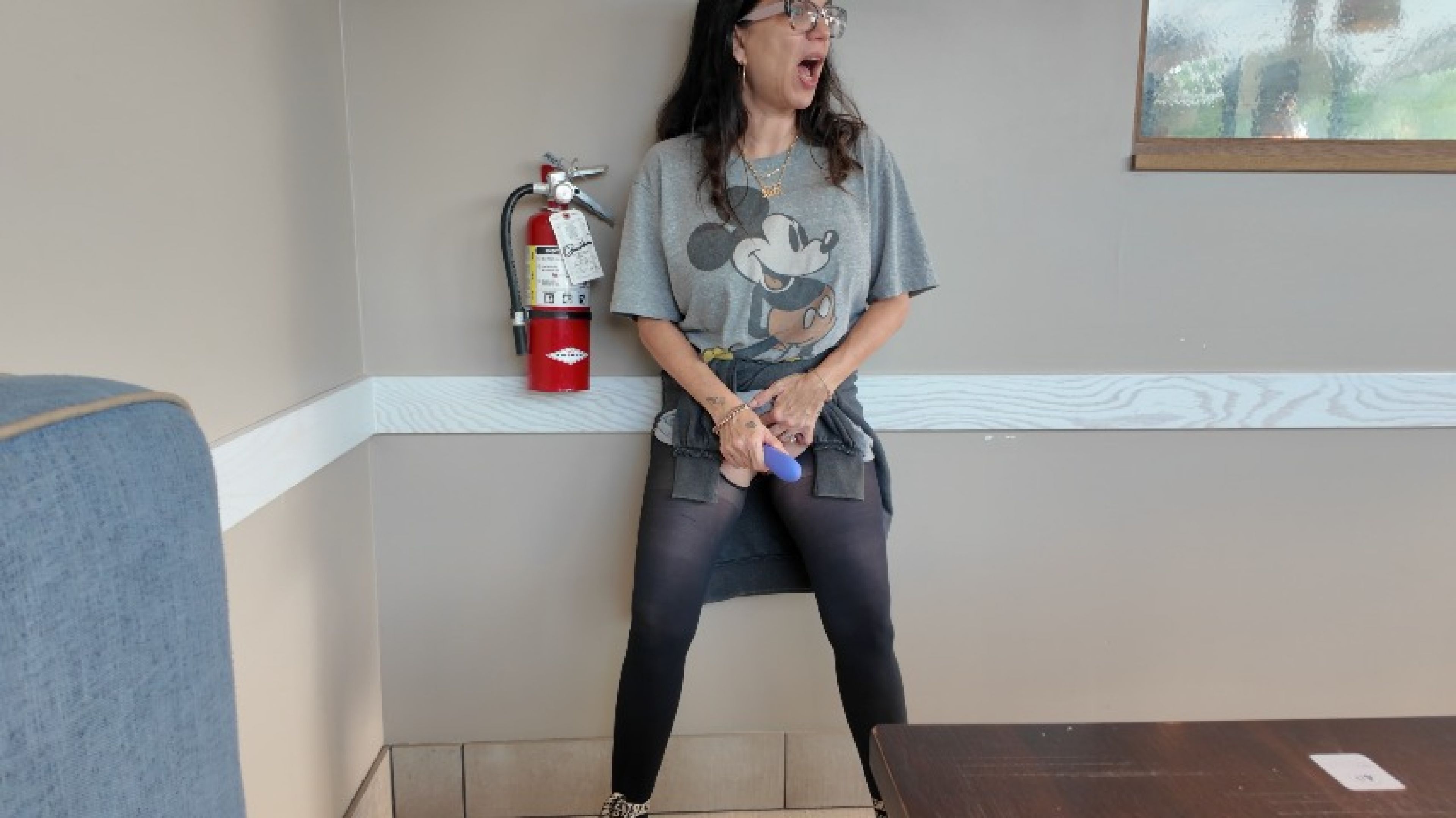 Tinys40dds:I'm using my vibrator standing in a restaurant