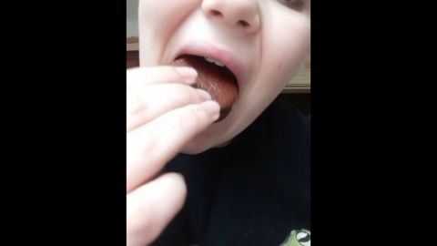 who_wanna_lana:Fetish feeding