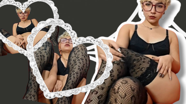 korespring:Pulling my panties to the side to touch myself
