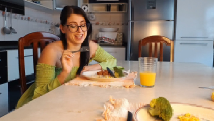 Loreena Fox:Mommy makes you dinner
