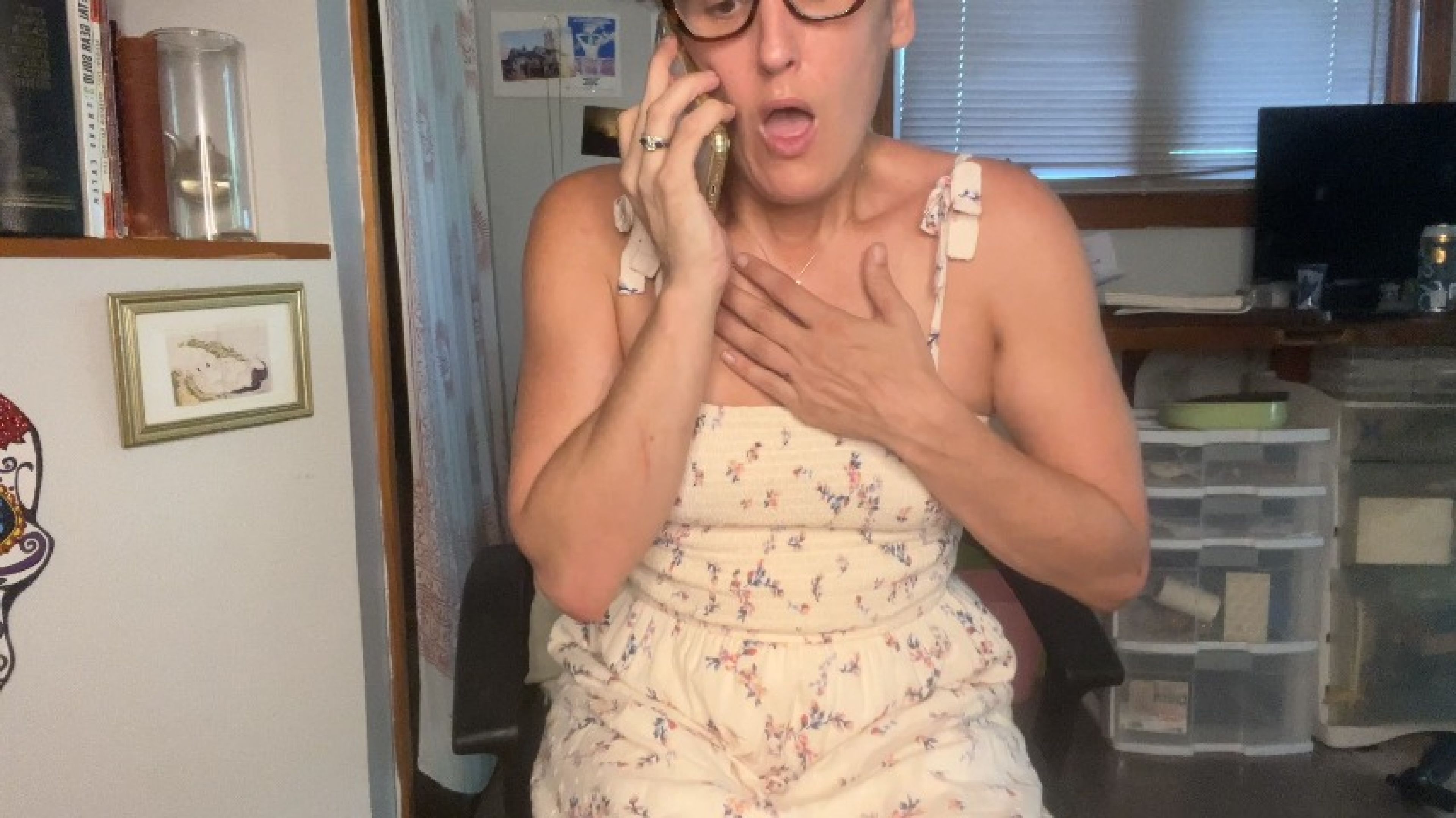 Bootygirl229:Stressed Out Secretary Has Heart Attack At Work