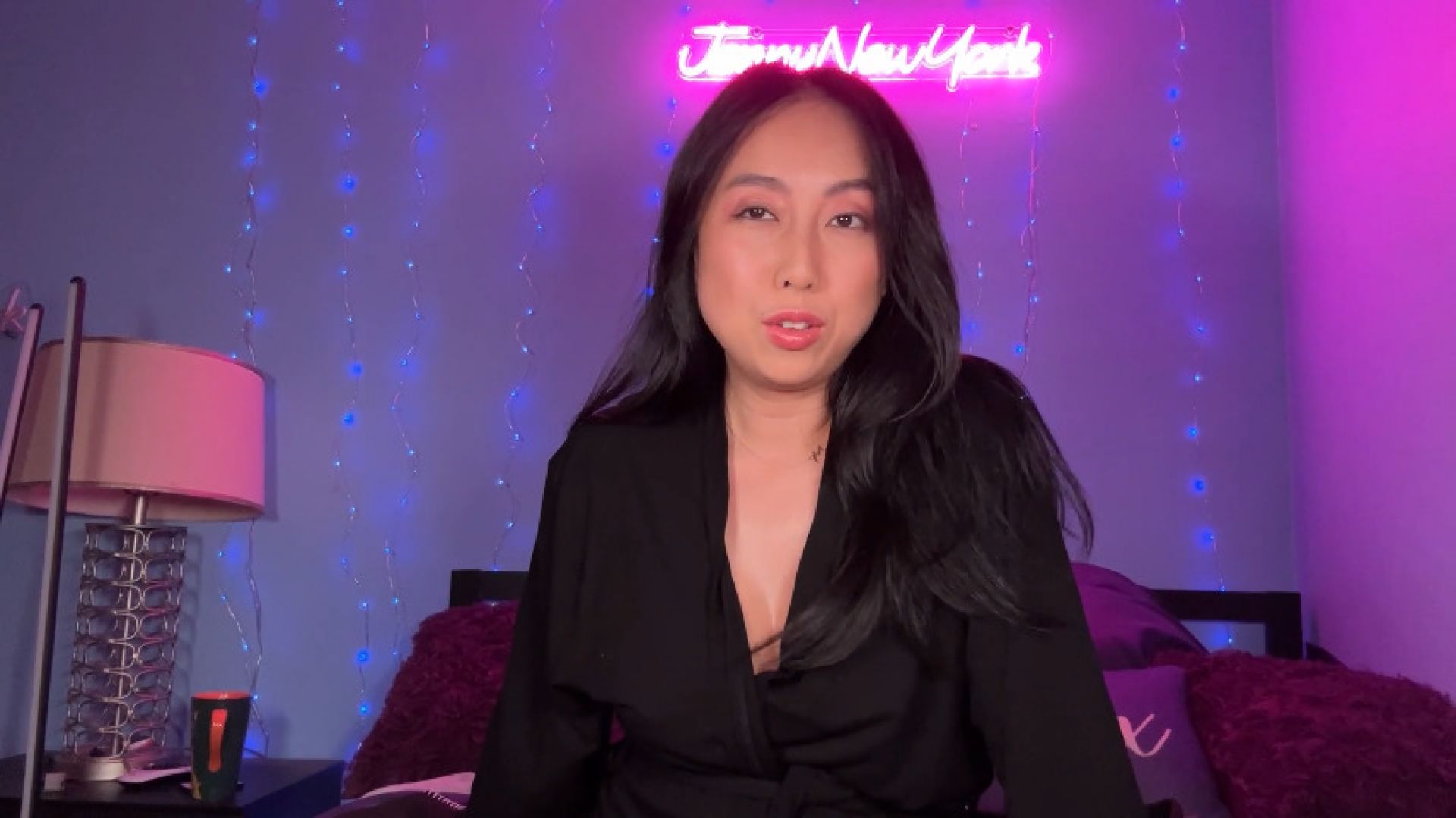 jennynewyork:Homewrecking you with my Oily Body