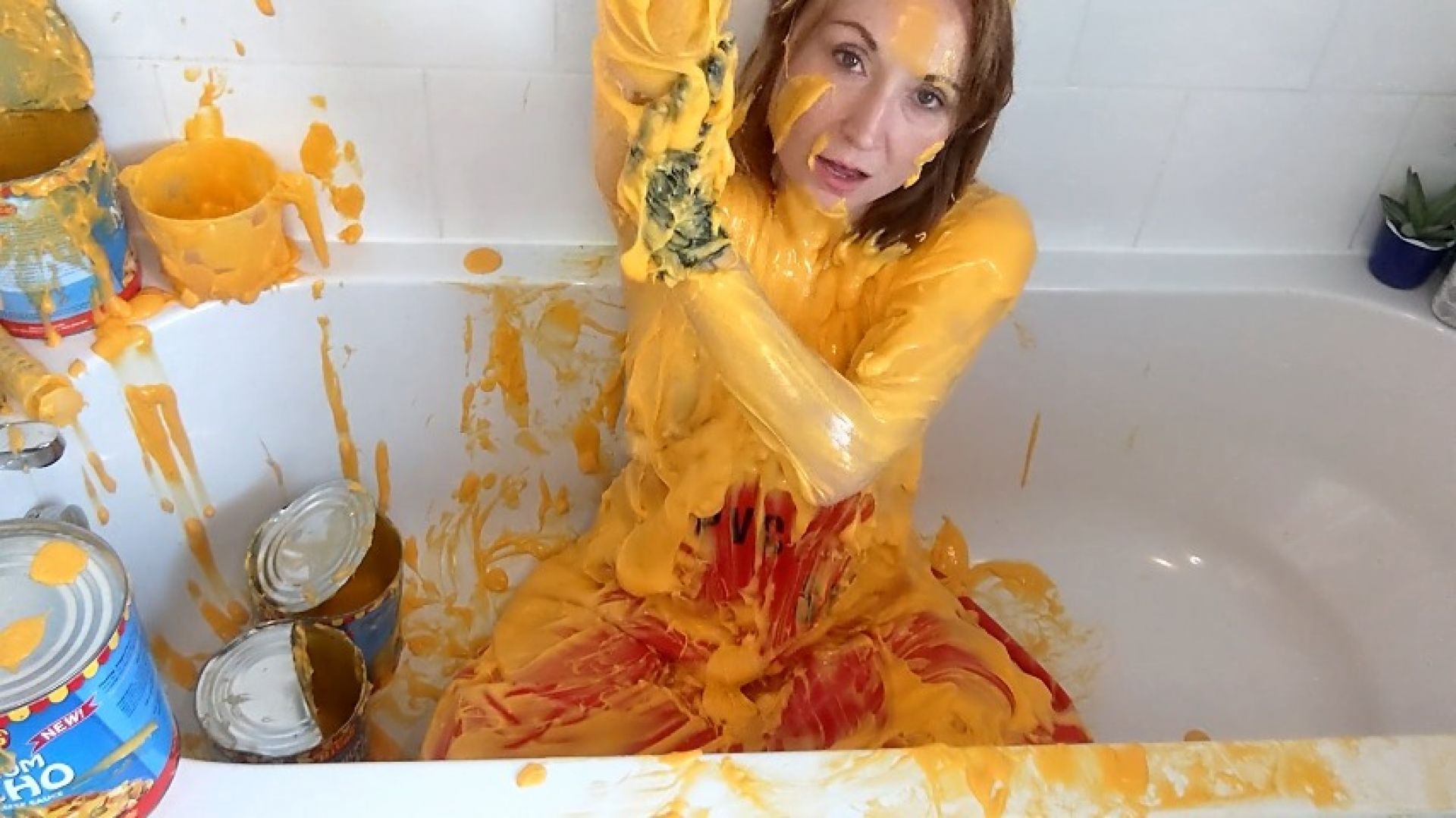 Lily Kink:Nacho PVC Apron WAM with shower and clean up