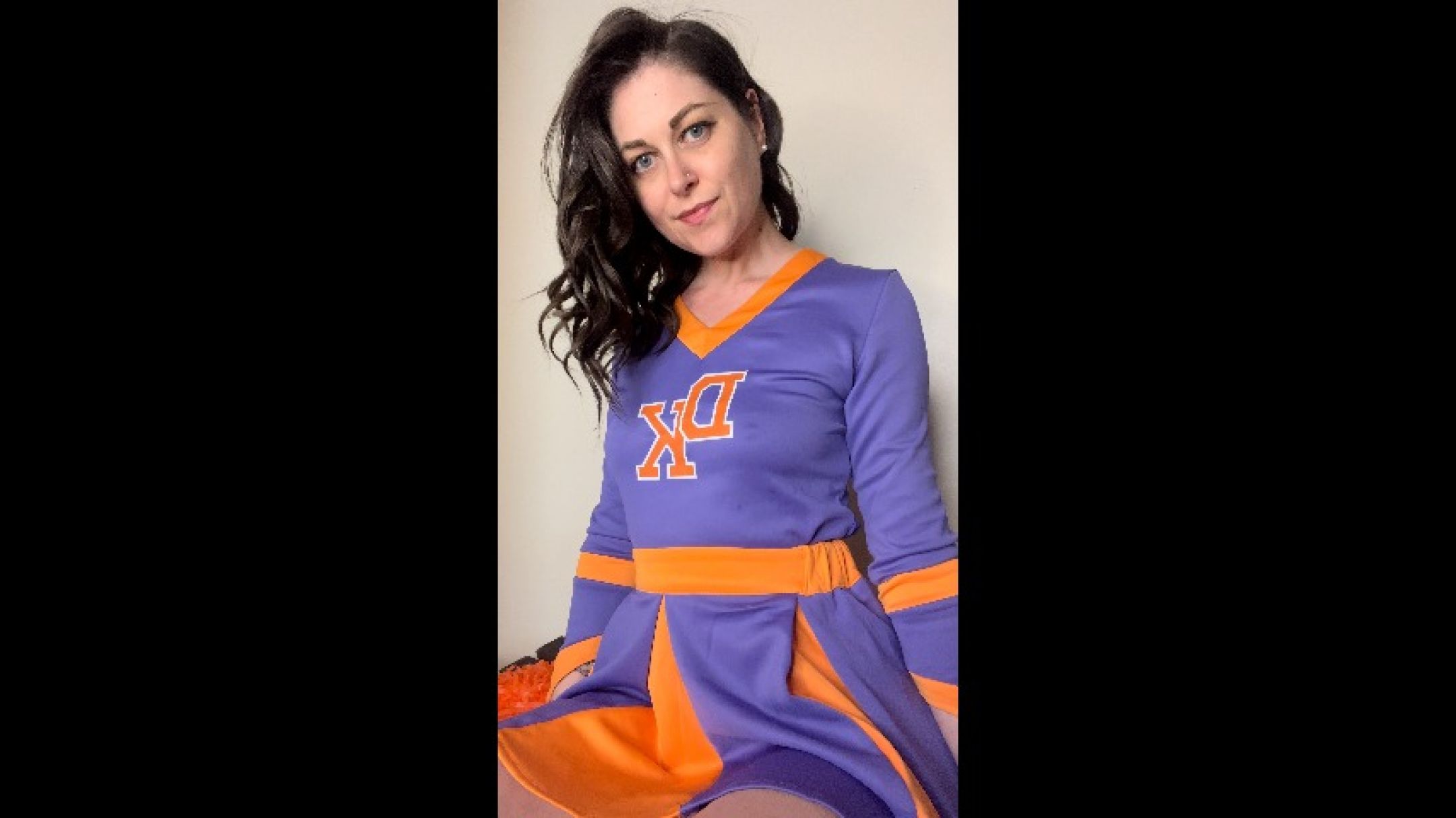 OneBlueIris:Cheerleader Does Anal with Coach