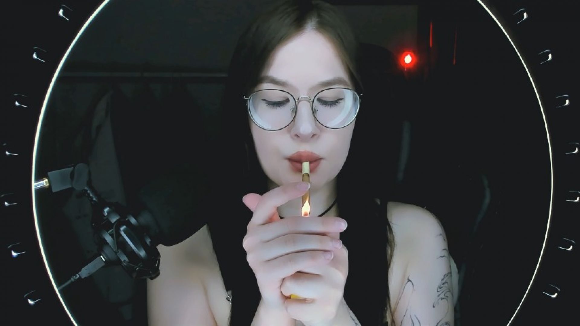 MyNameIsLilith:Smoking in the dark