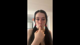 lodybeme - Schoolgirl sucking finger - ManyVids
