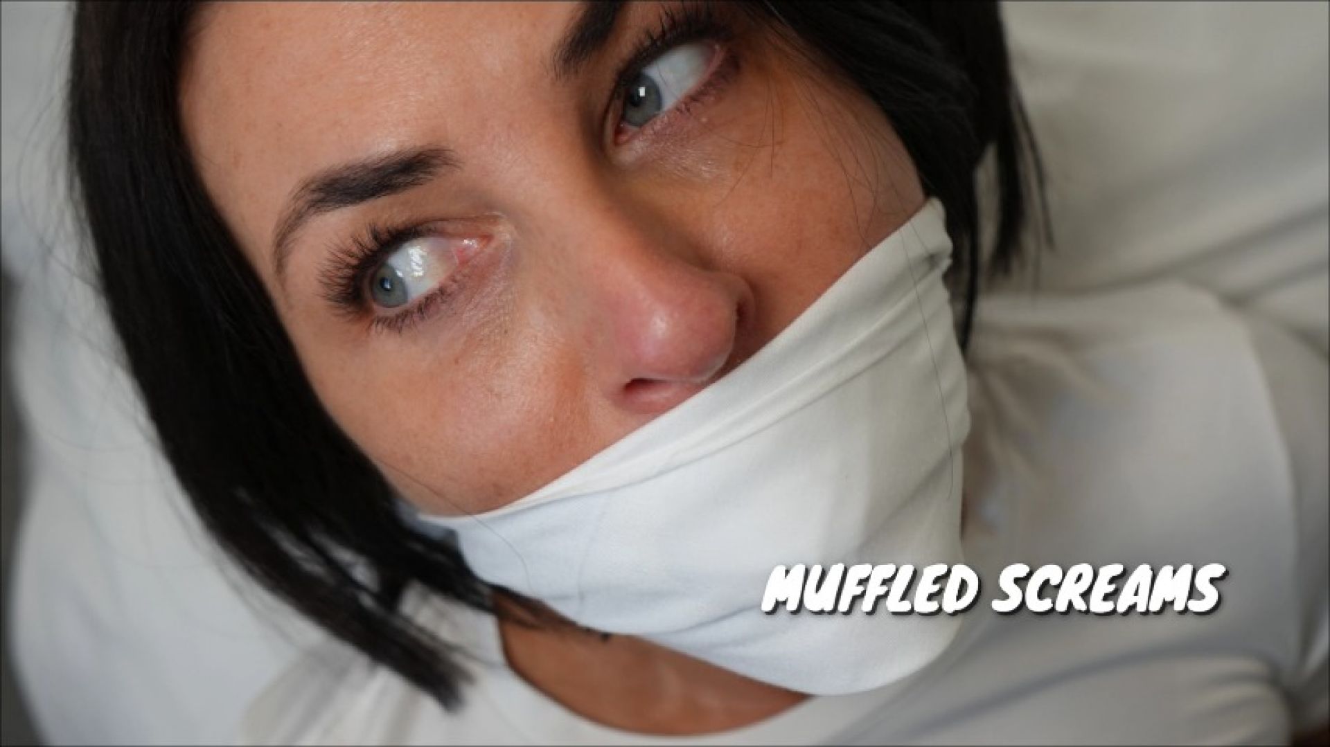 MissSarahWild:Intruder gags and hogties Sarah