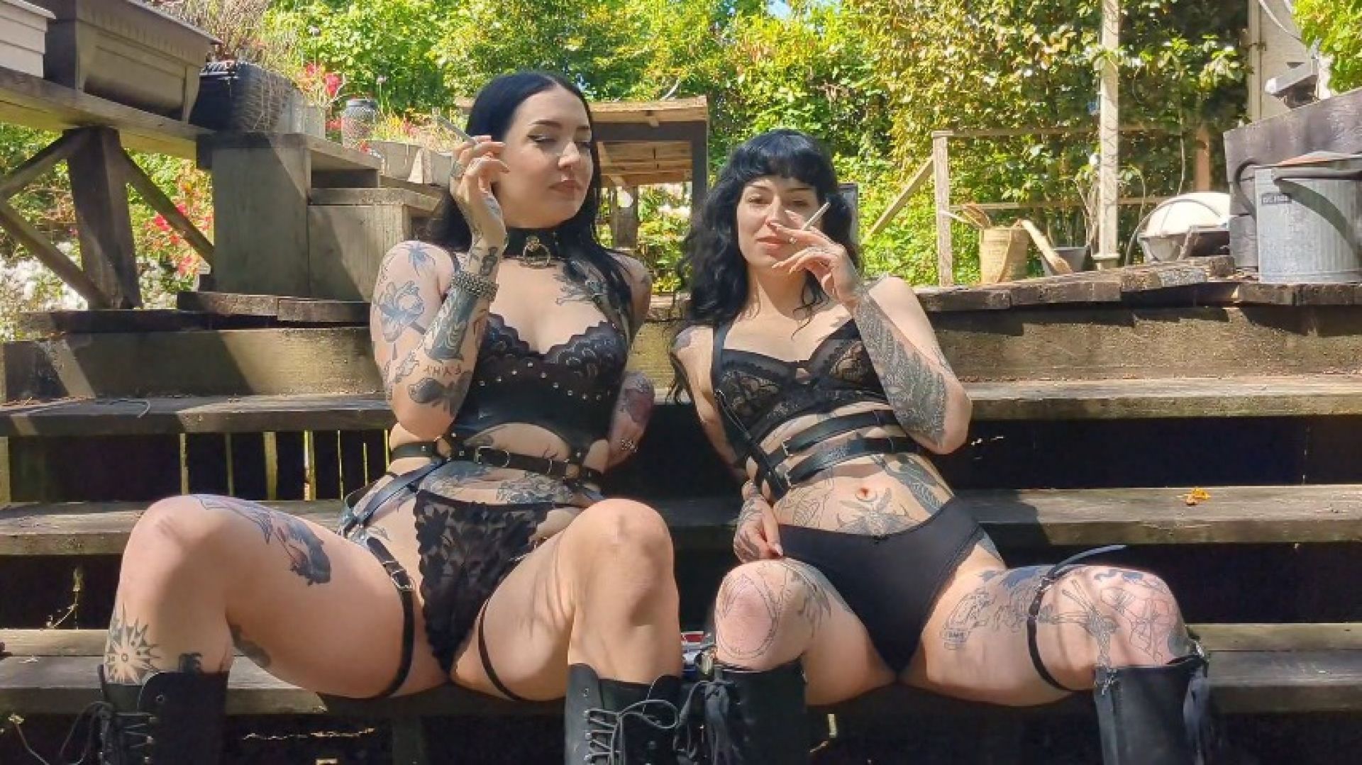 TheBoneWitchh:Smoking with Saydee