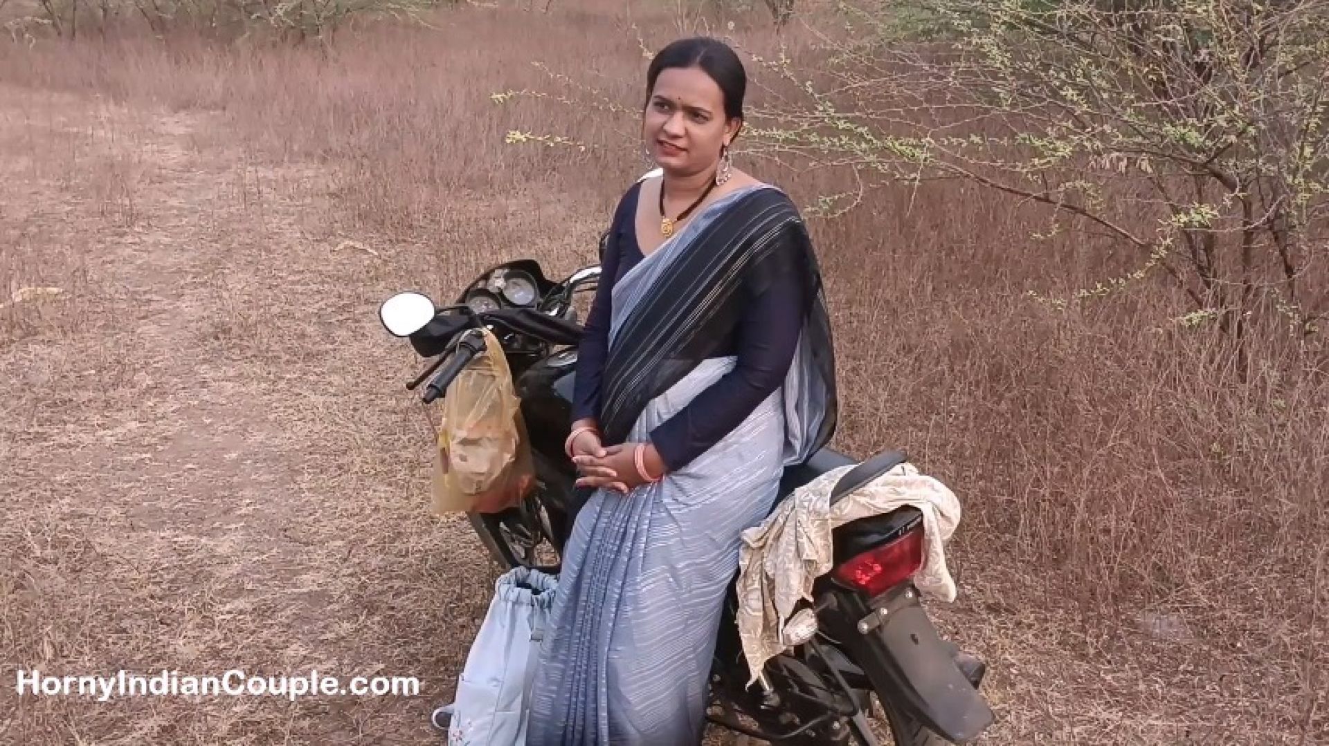 Horny Indian Couple:Hot Indian Wife Sex With Ex-Boyfriend In Jungle
