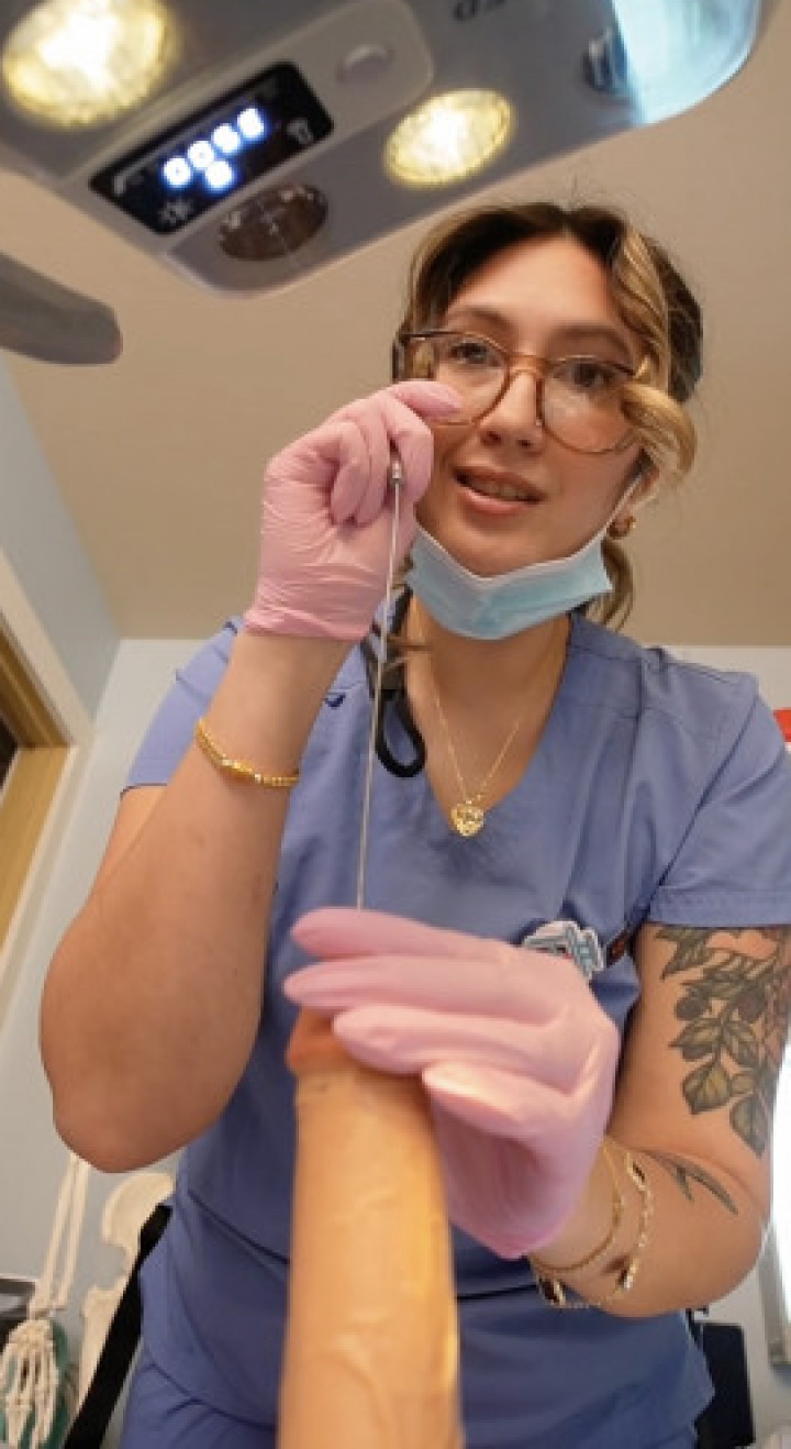 Luna9292rose:Nice Dentist turns into evil dentist and pegs/sounds you