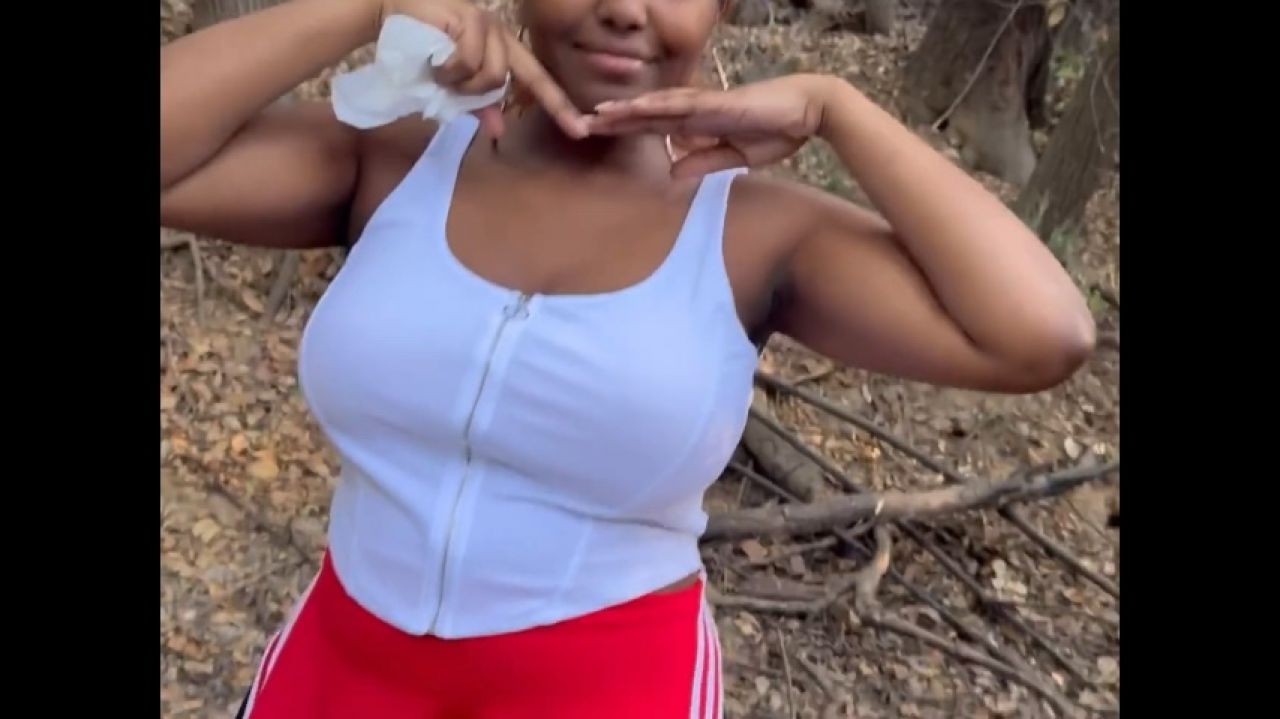 Shelcierra:Pregnant Ebony Goddess Outdoor Pee