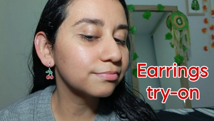 CandyGiirl:Earrings try-on
