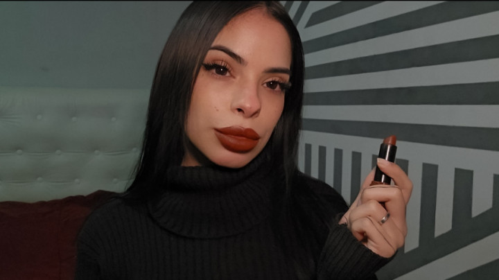 Dulcecst:brown lipstick