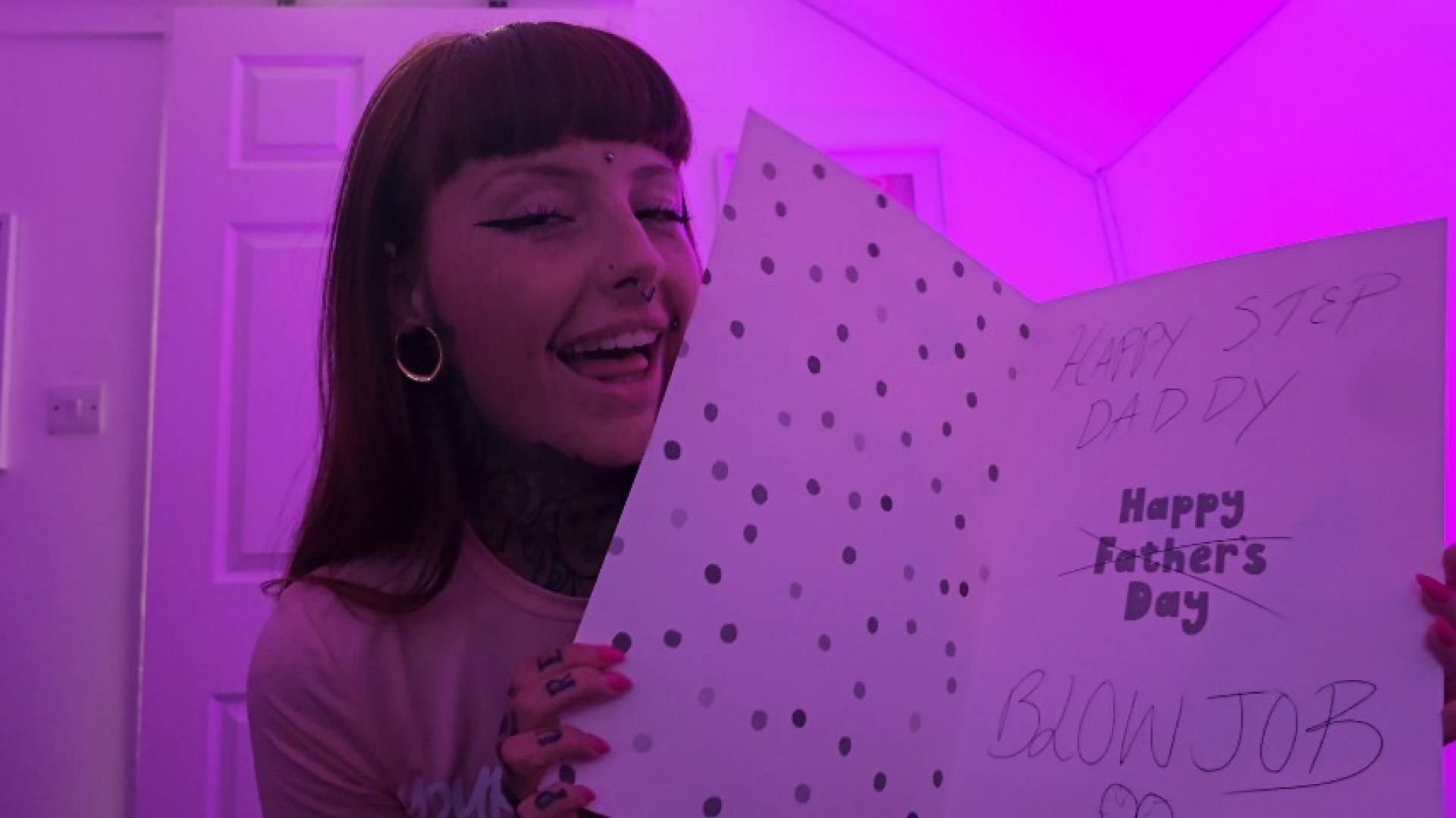 Onlyowain:HAPPY STEP DDY DAY! I WAS GIVEN A SUPRISE